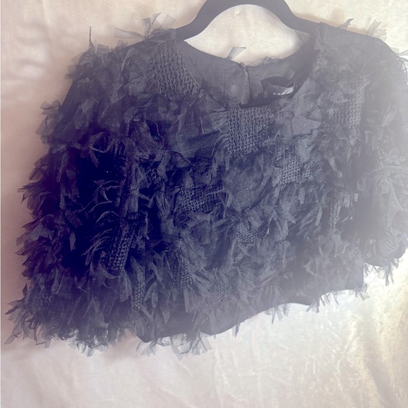 ENDLESS ROSE Gridded Mesh Feathered Cropped Top - Picture 8 of 11